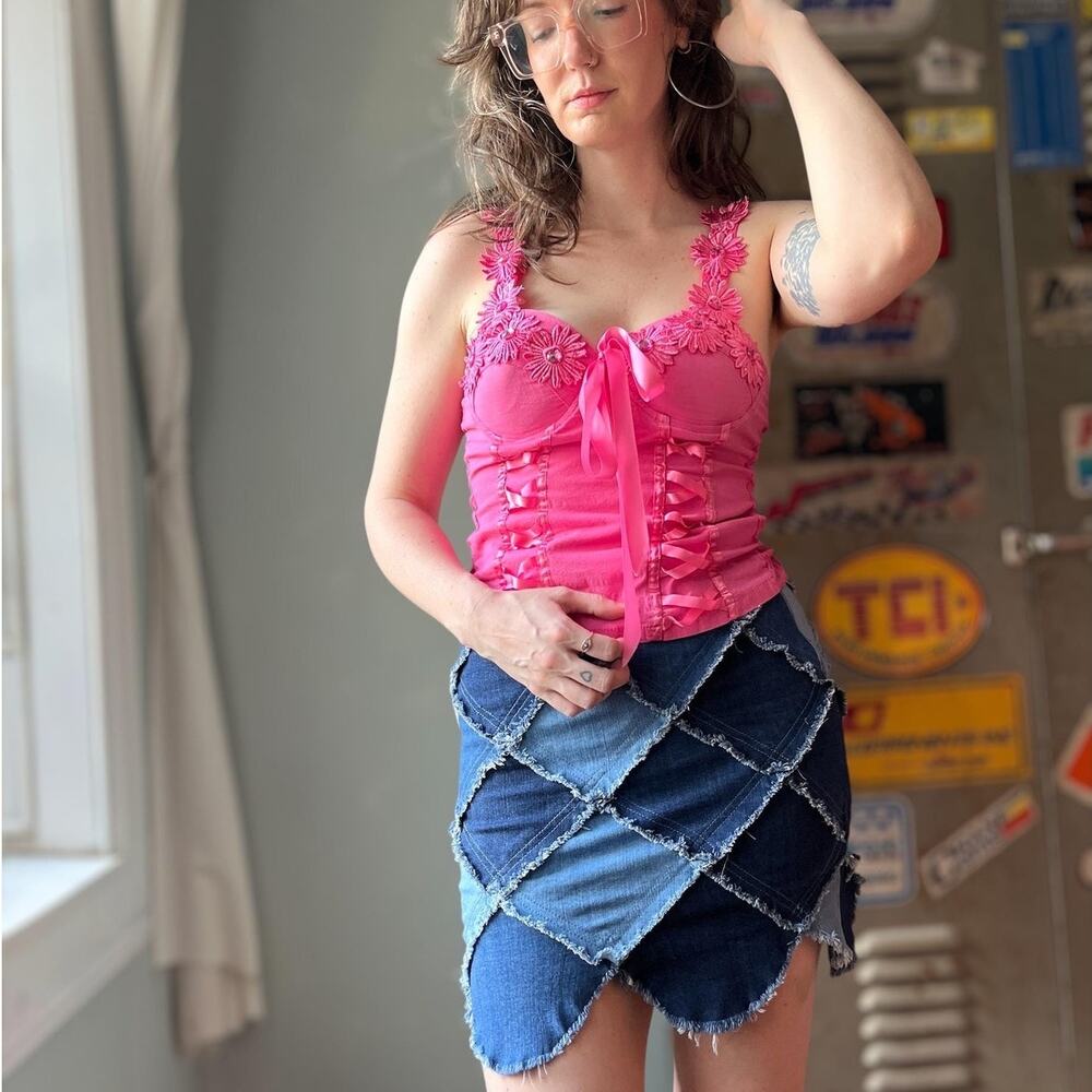 Vintage Y2K Bustier Top | Hot Pink Ribbon & Daisy Appliqué | Fairycore | Size M - Picture 2 of 9